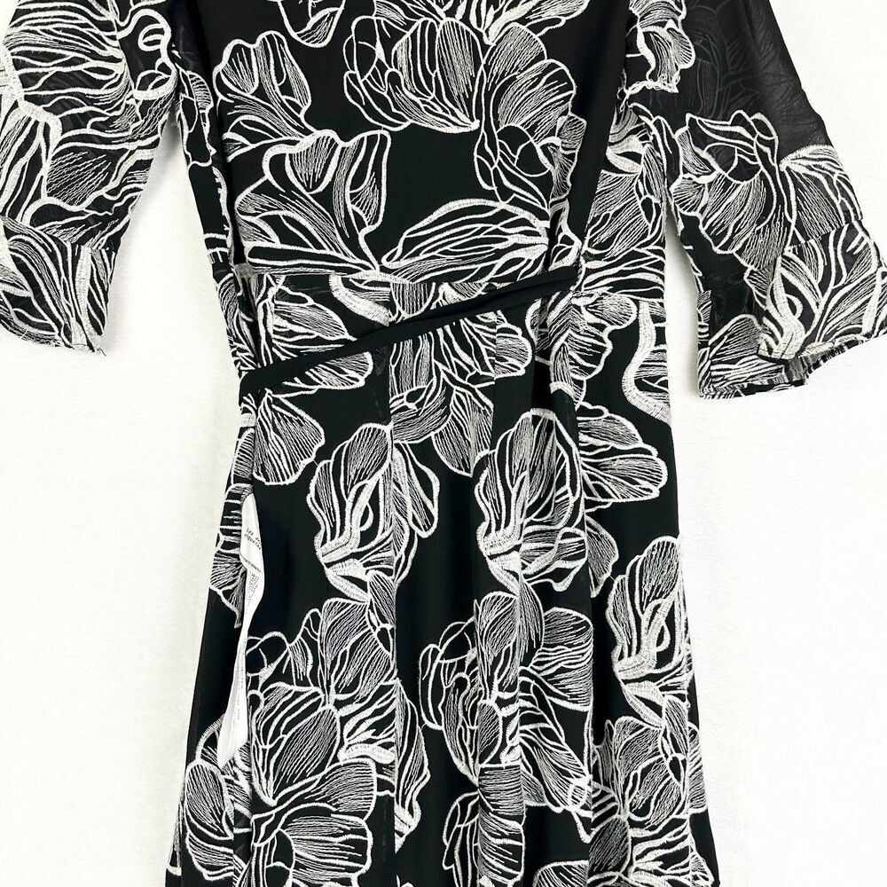 Dress The Population Ophelia Floral Embroidered Wrap Midi Dress Size Small NWT - Picture 7 of 9